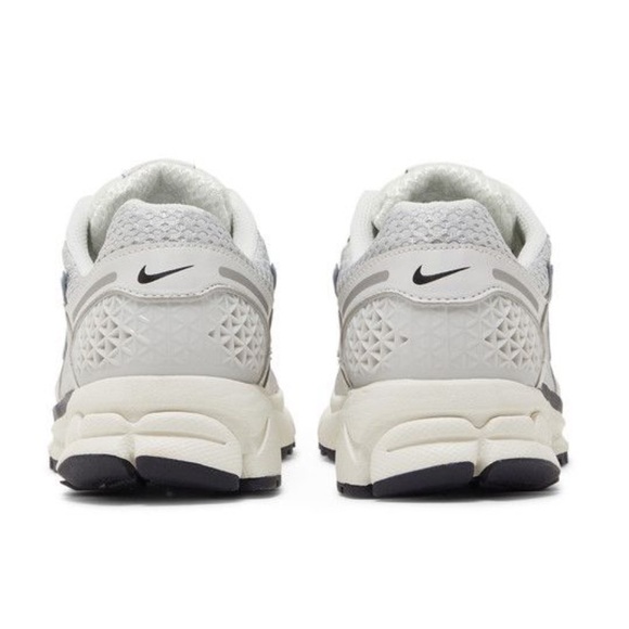 Nike 2023 Air Zoom Vomero 5 - Picture 5 of 16